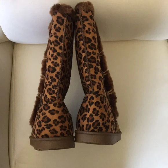 Leopard, faux suede boots - Picture 4 of 7